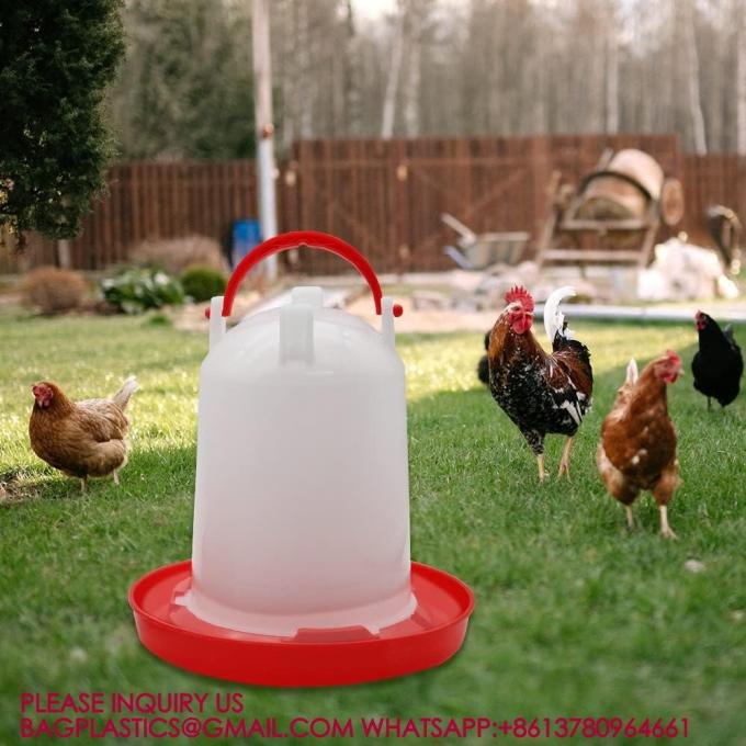 鶏のためのチック・ウォーター 鶏のためのアヒル・クワイル 吊り木 鶏のためのプラスチック容器 屋外水 1